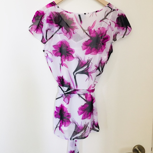 🤑FREE w/ purchase! Floral Button Down Blouse - Picture 10 of 16